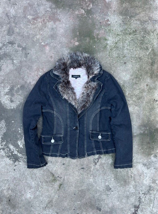 Producto - Campera Y2K Negra Con Peluche T S/M