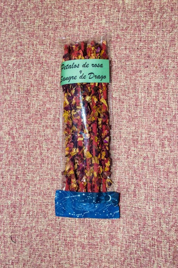 Producto - sahumerios Petalos de Rosas y Sangre de Drago