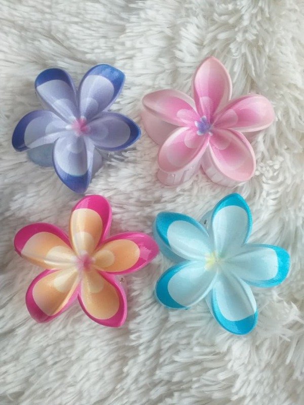 Producto - Broche Flor Hawaiana grande con diseño (el par)