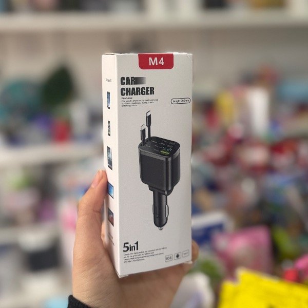 Producto - Cargador Auto M4 5 en 1 con cable retráctil Type-c y lightning 7766