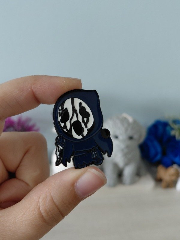 Producto - Pin metalizado - Scream #2004