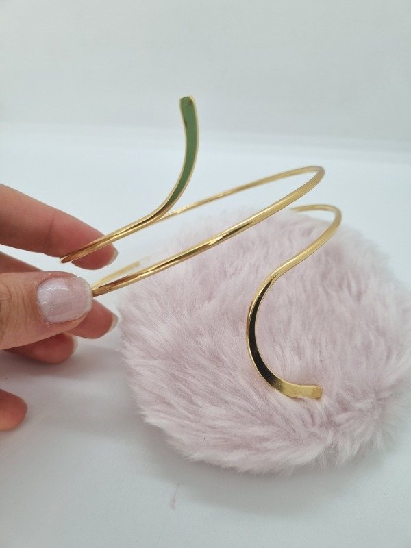 Producto - Brazalete dorado curva P1334