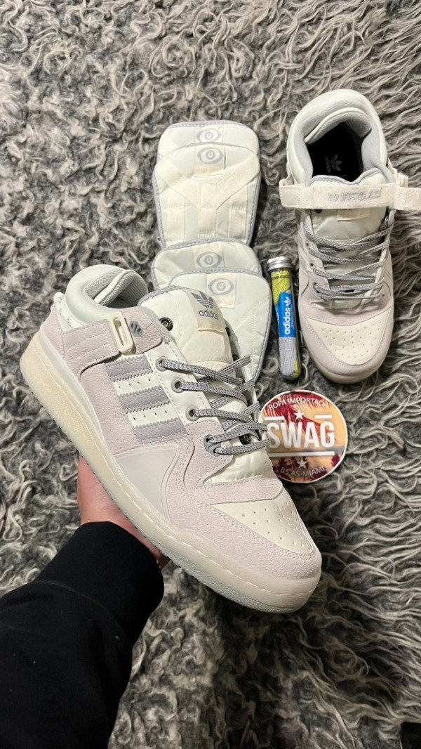 Producto - FORUM LOW FT BAD BUNNY WHITE
