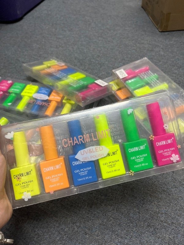 Producto - Caja de esmaltes charm limit grandes x6 letra E