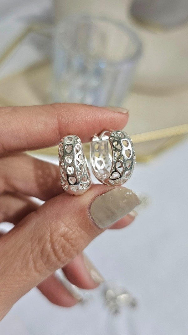 Producto - Aros huggies calados bombé 1,7cm. Plata