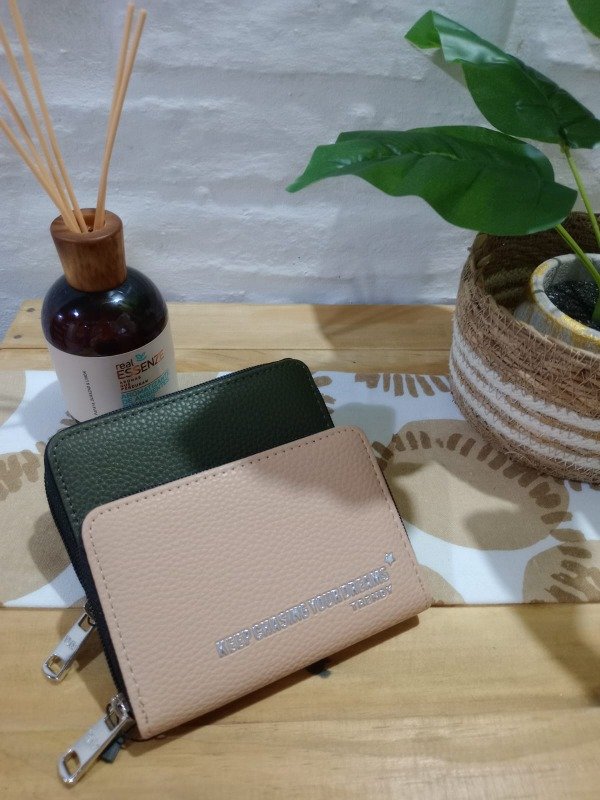 Producto - billetera TRENDY keep chassing your dreams