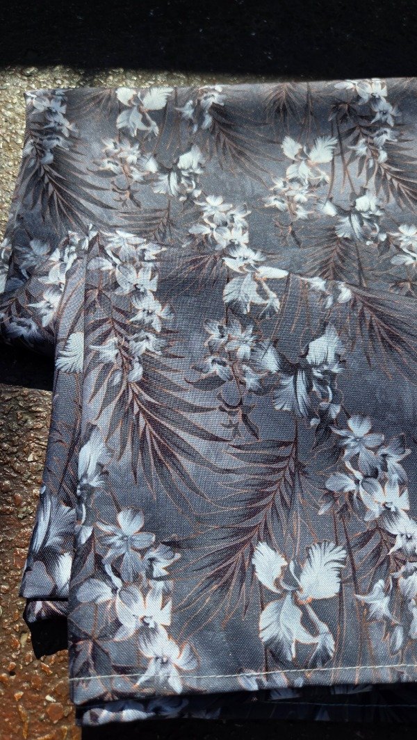 Producto - Mantel gris florcitas