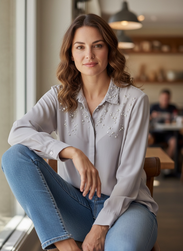 Producto - Camisa gris con perlas