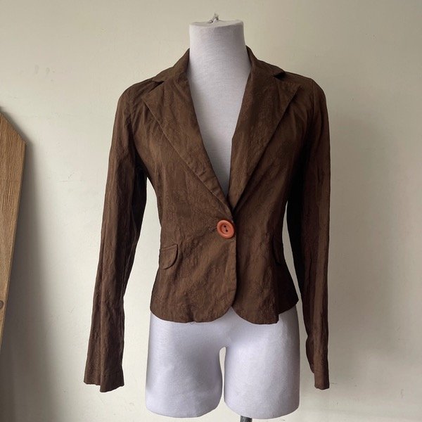 Producto - Brown detailed blazer.