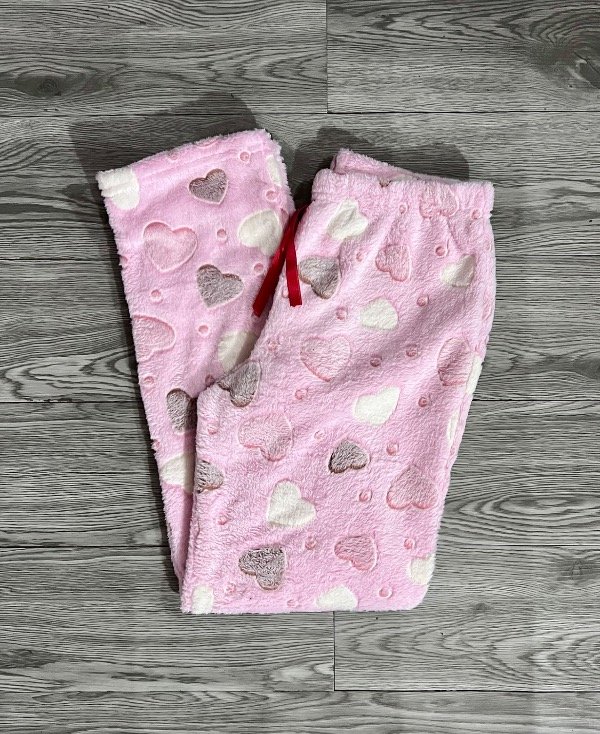 Producto - Pantalón plush corazones rosas y puntitos marrones