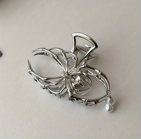 Producto - Broche de metal araña plateada