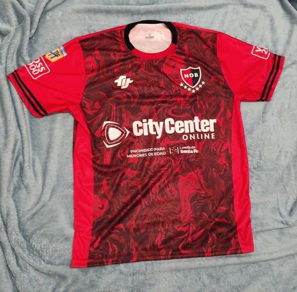 Producto - CAMISETA NEWELLS KEYLOR BORDO