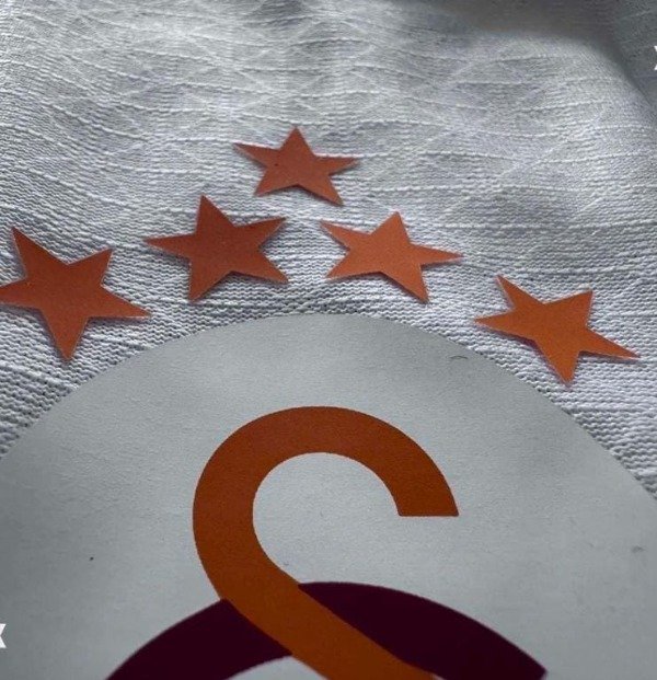 Producto - CAMISETA GALATASARAY IMPORTADA MODELO ALTERNATIVO 2025/2026 #45 OSIMHEN - 2