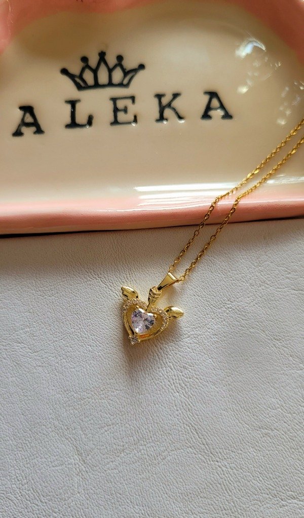 Producto - Collar corazón con alas de acero dorado - 3