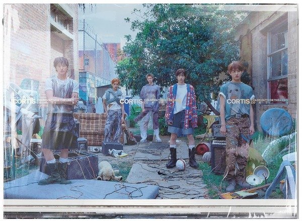 Producto - CORTIS - COLOR OUTSIDE THE LINES Scene 3