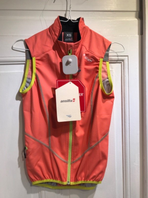 Producto - Chaleco ANSILTA rompeviento coral nueva c/ etiqueta- Talle XS- PRECIO:70x