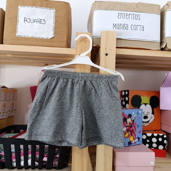 Producto - TALLE 3 - Short liso GRIS OSCURO