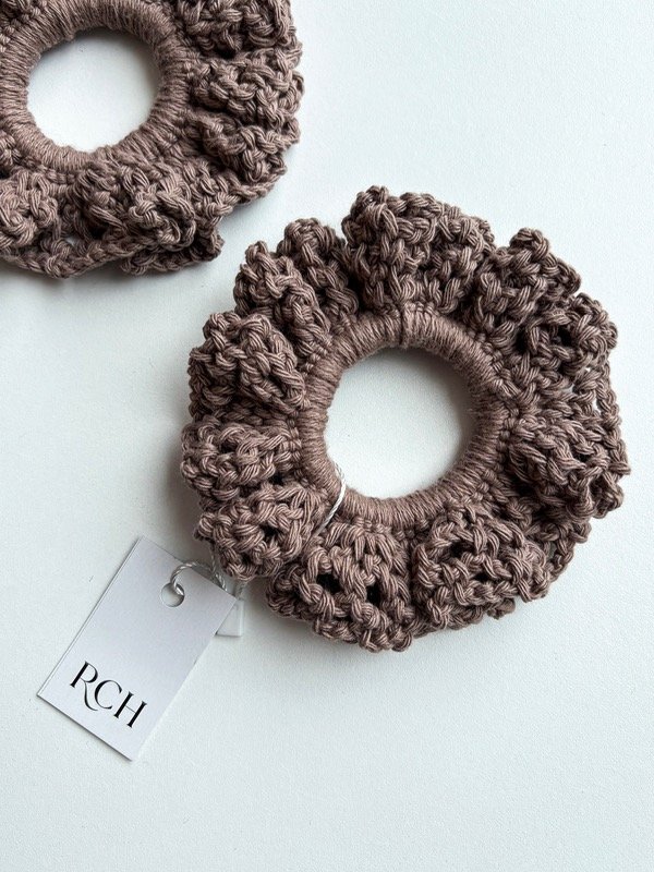 Producto - Scrunchie de crochet (Visón)
