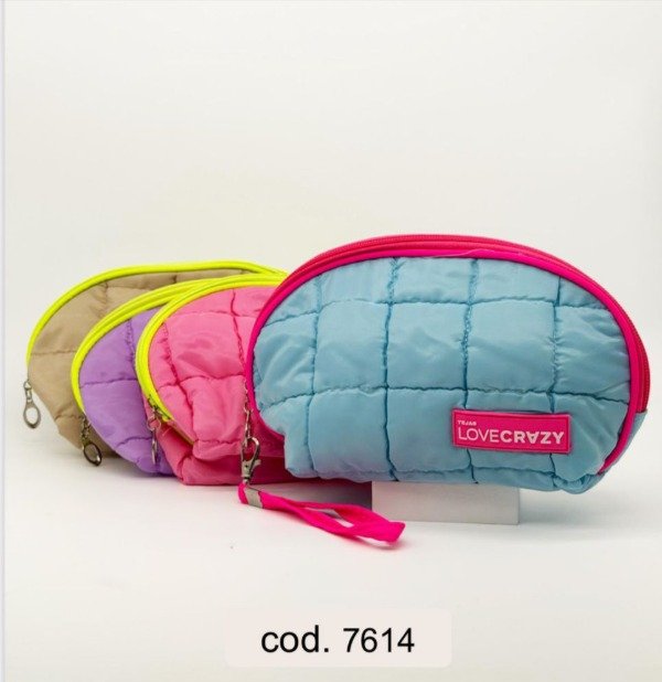 Producto - Porta cosmético puffer Love Crazy Tejar B