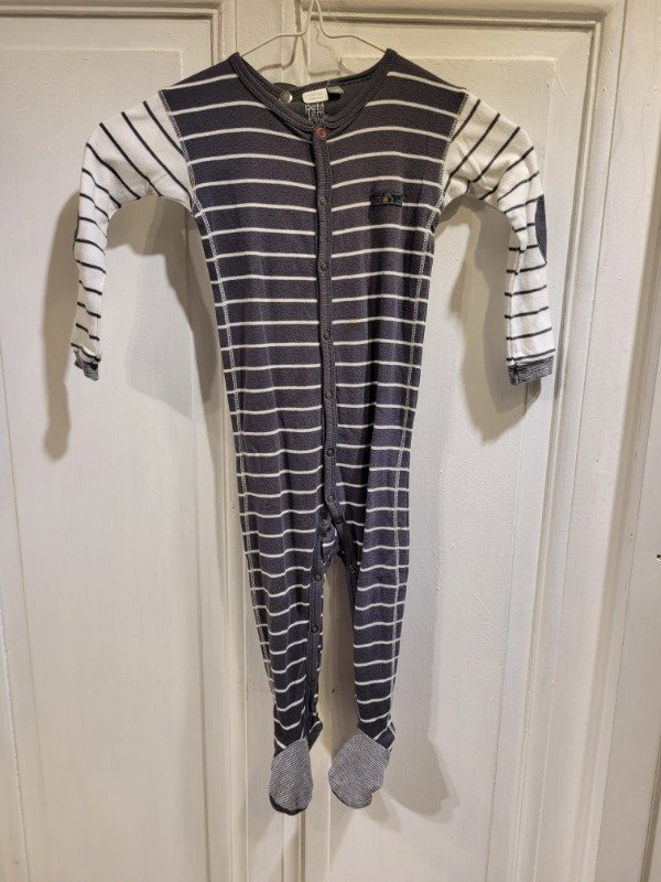 Producto - Body PETIT LEM gris y blanco rayado Talle 18 meses - PRECIO: 24X