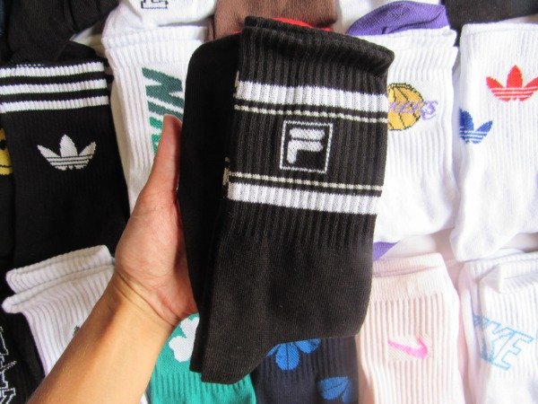 Producto - FILA NEGRA LOGO RETRO