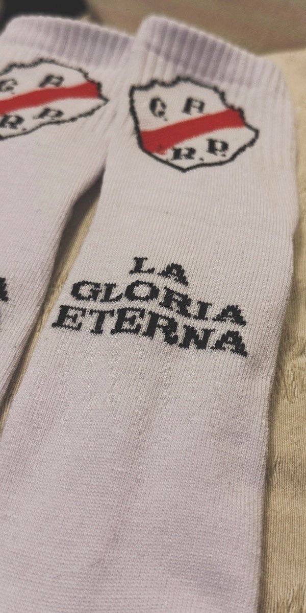 Producto - Medias River Plate escudo retro