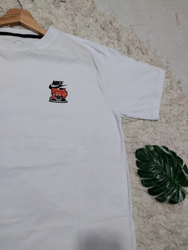Producto - REMERA CLÁSICA PREMIUM