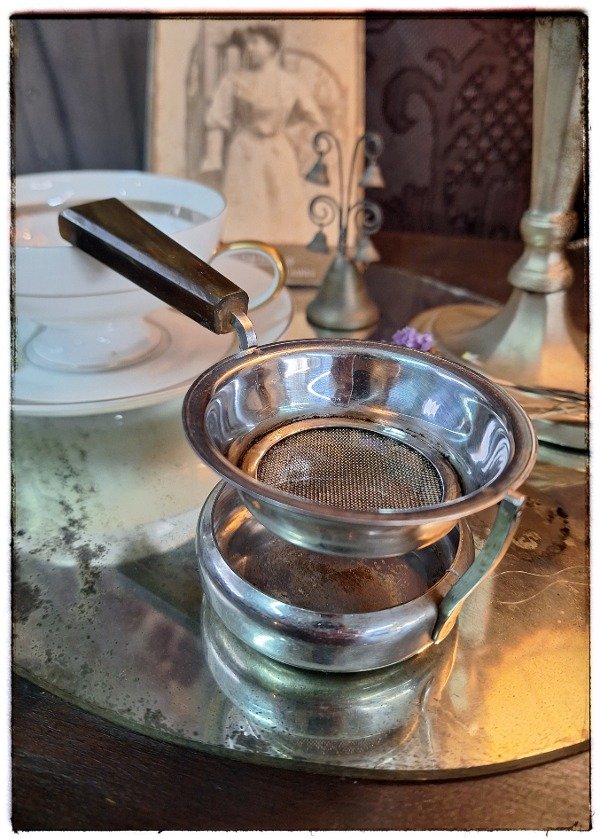 Producto - Colador de Té con base incluida