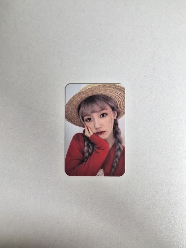 Producto - Miyeon I-DLE "MY" (2)