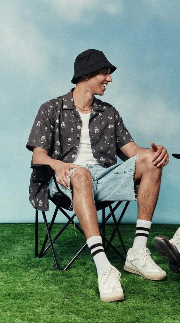 Producto - El hombre del traje gris