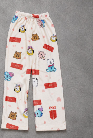 Producto - Pantalon BT21 cremita polar soft