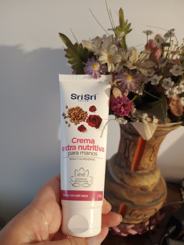 Producto - Crema Extra hidratante para manos - Sri Sri -
