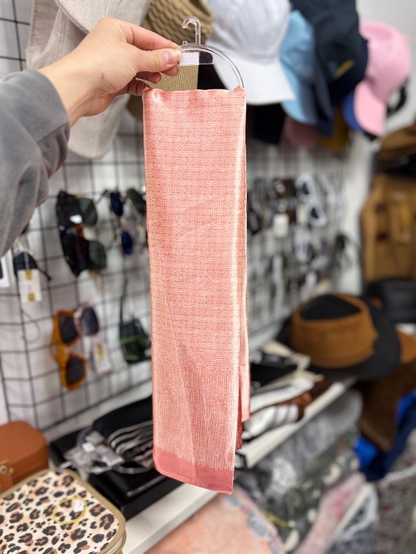 Producto - Pañuelo grande rosa estampado