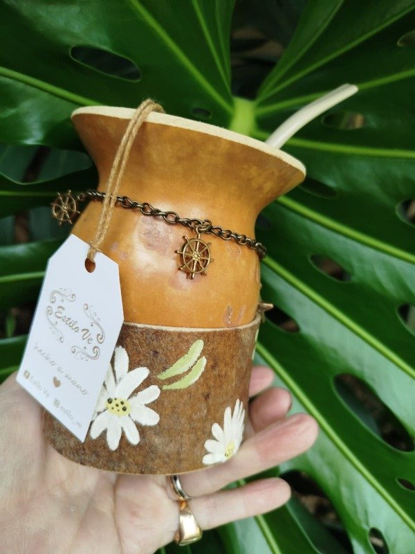 Producto - Mate Calabaza-ALISOS- con base de cuero.