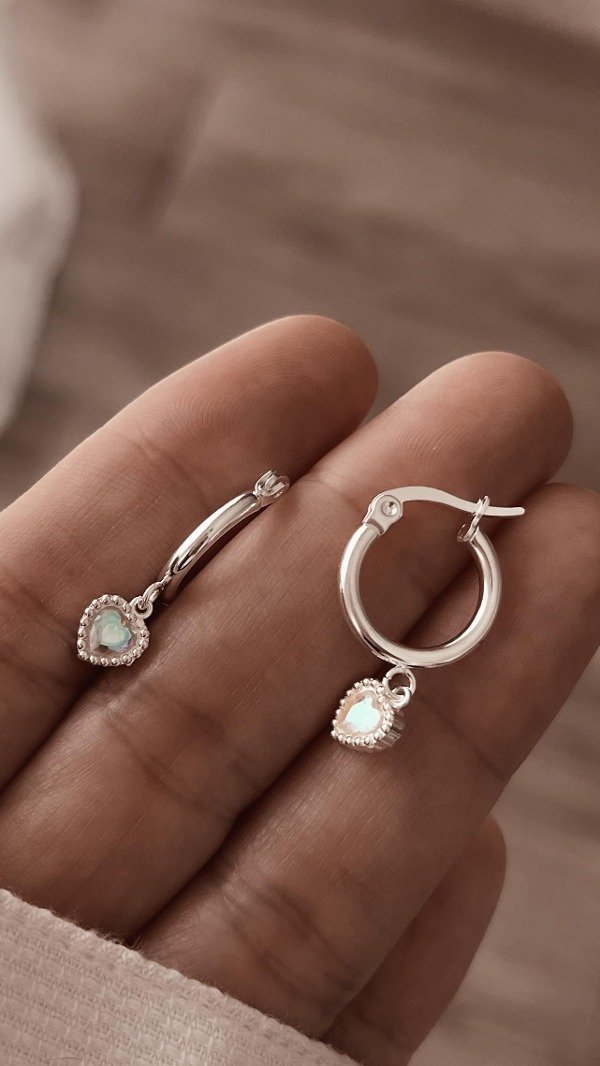 Producto - Argollas Denisse con dije Corazón Tornasolado AB