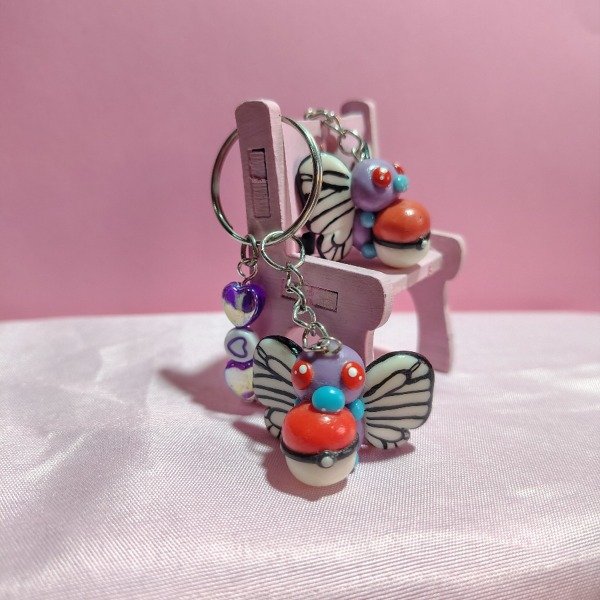 Producto - Llavero Butterfree  - Marca Creaciones Sinsajo