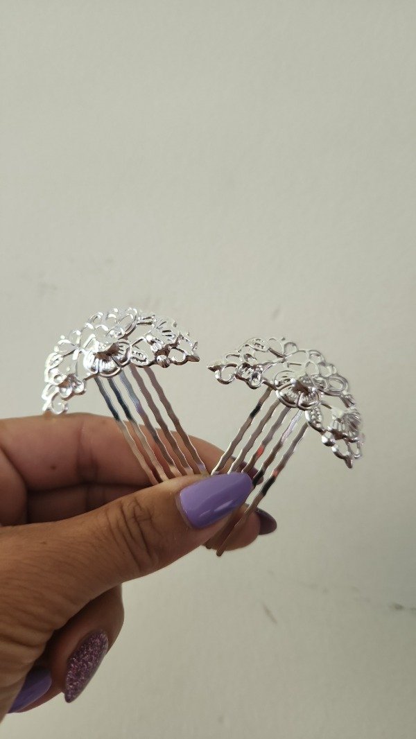 Producto - PAR DE PEINETAS METAL PLATEADA