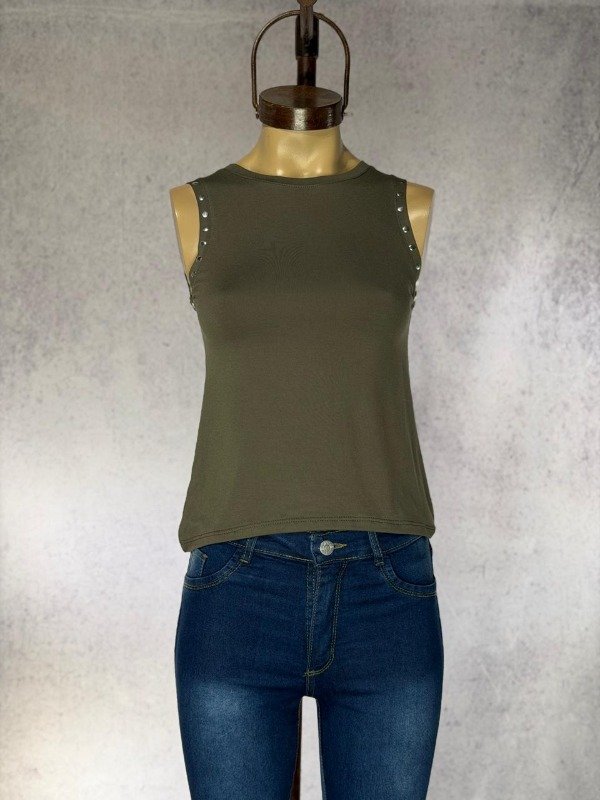 Producto - MUSCULOSA CIRA MILITAR MODAL TACHAS