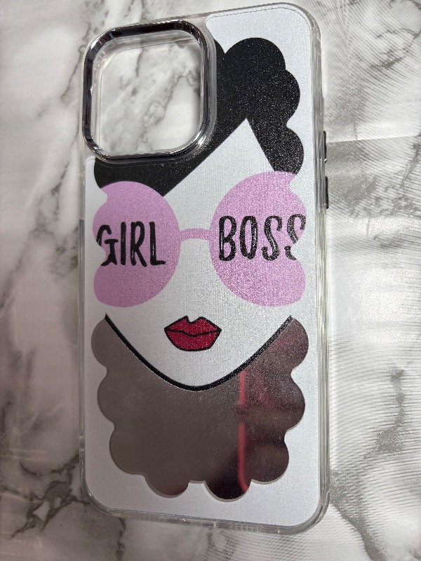 Producto - Case girl boss mujer labios iph 15 pro max