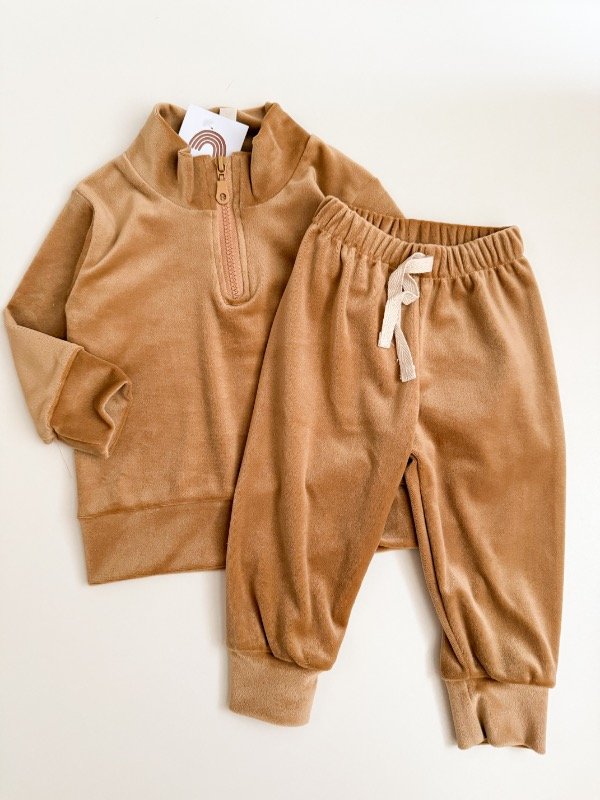 Producto - Conjunto plush camel