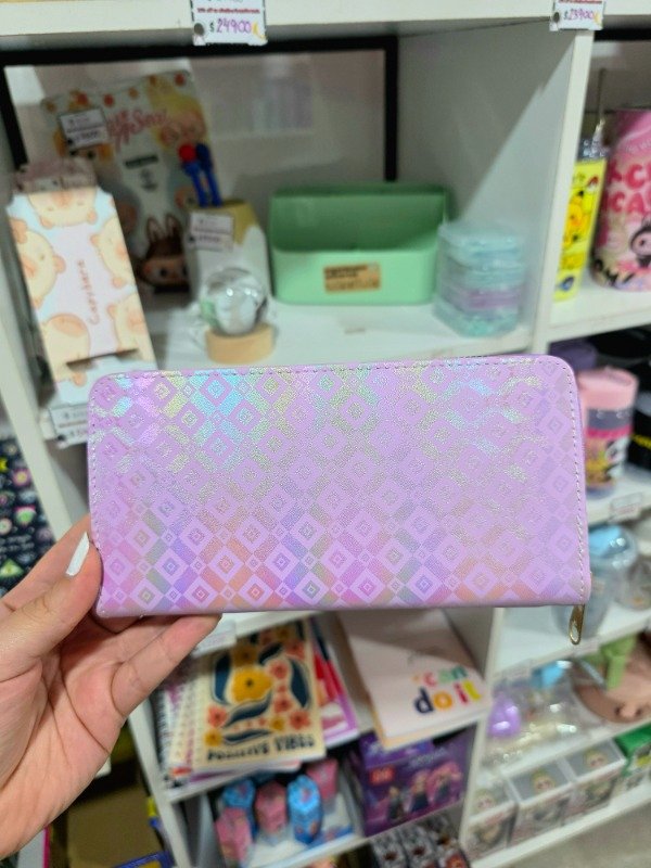 Producto - Billetera con detalles holográficos - 0