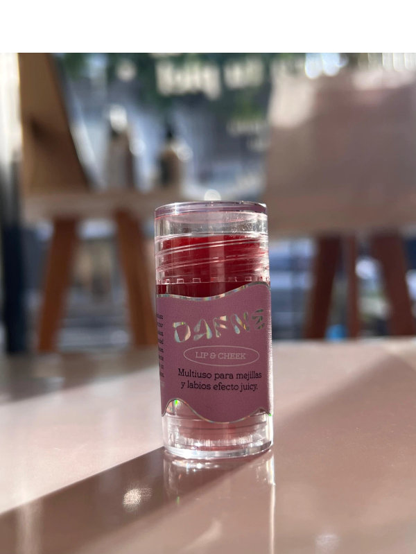 Producto - Dafne Lipcheek bálsamo hidratante con color para labios y mejillas