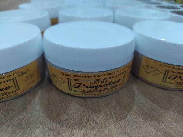 Producto - Crema de propoleo