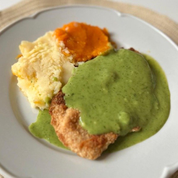 Producto - Milanesa de pollo a la fiorentina con puré mixto