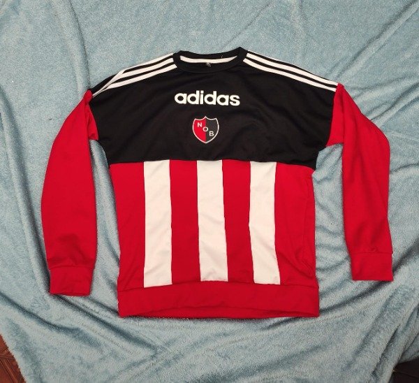 Producto - BUZO RETRO NEWELLS