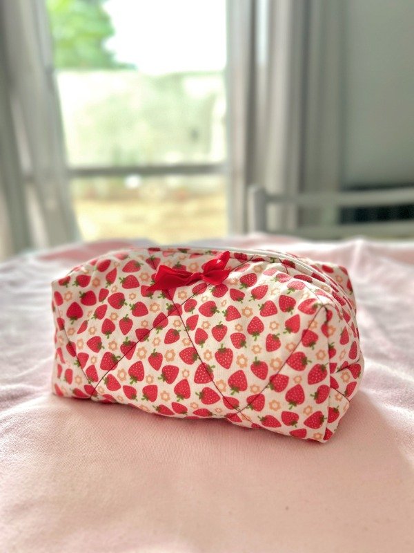 Producto - Cartuchera de frutilla