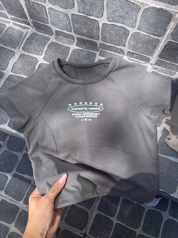 Producto - Baby tee Infinite gris