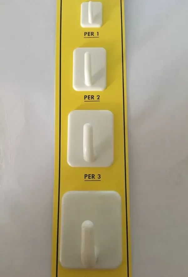 Producto - Percha Plastica Autoadhesiva Grande  Blister X 1 Unidades