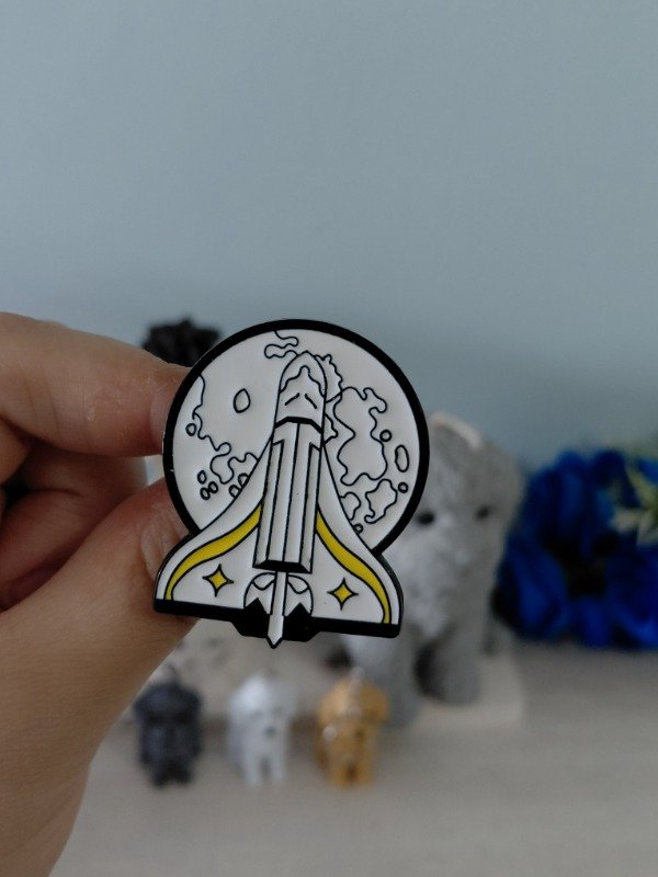 Producto - Pin metalizado - Cohete #2564