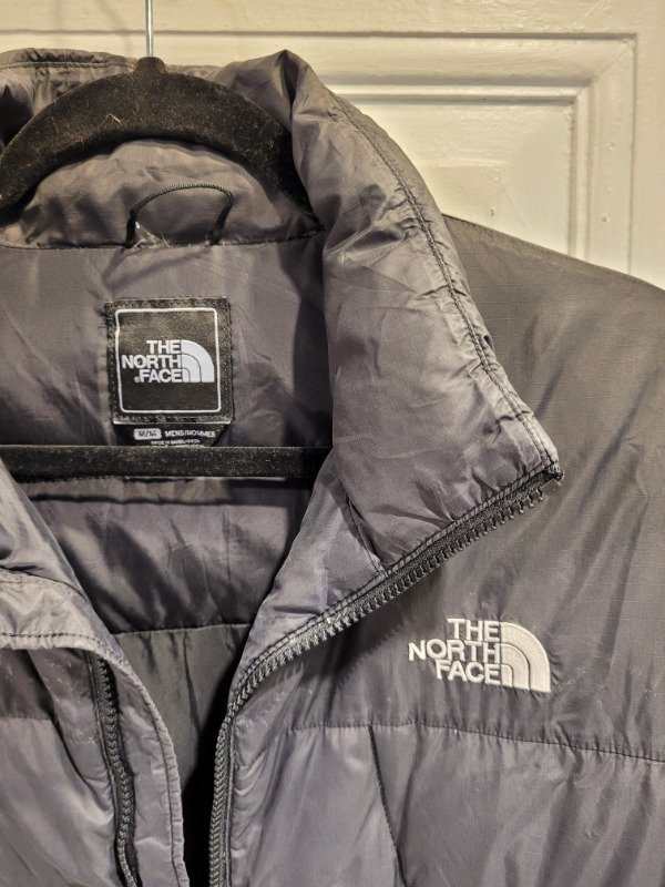 Producto - Campera THE NORTH FACE negra pluma 550 Talle M - PRECIO: 312X - 3